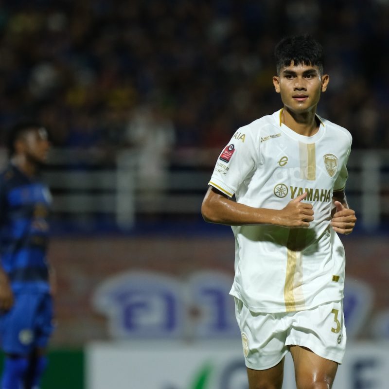 Match action from Muangthong United vs Ayutthaya United in the Thai League 1. | ภาพการแข่งขัน เมืองทอง ยูไนเต็ด พบ อยุธยา ยูไนเต็ด ไทยลีก 1