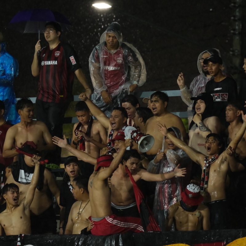 Match action from Muangthong United vs Ayutthaya United in the Thai League 1. | ภาพการแข่งขัน เมืองทอง ยูไนเต็ด พบ อยุธยา ยูไนเต็ด ไทยลีก 1