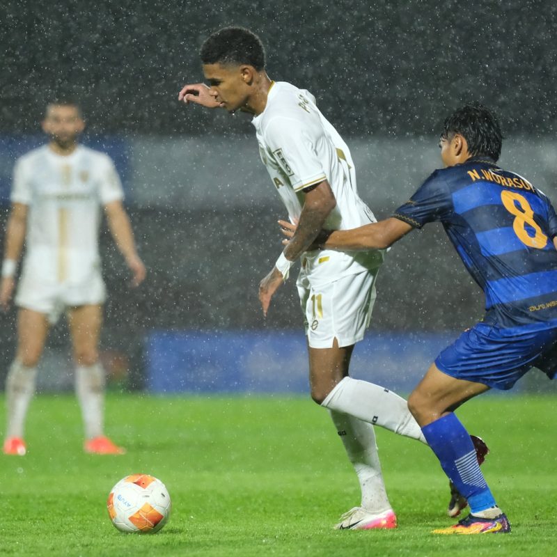 Match action from Muangthong United vs Ayutthaya United in the Thai League 1. | ภาพการแข่งขัน เมืองทอง ยูไนเต็ด พบ อยุธยา ยูไนเต็ด ไทยลีก 1