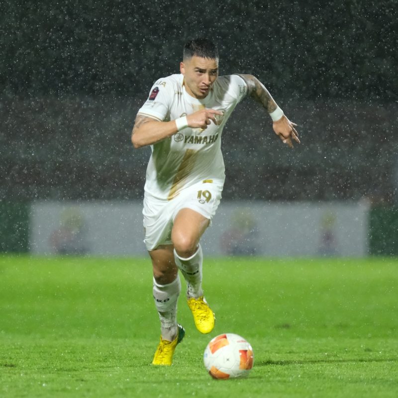 Match action from Muangthong United vs Ayutthaya United in the Thai League 1. | ภาพการแข่งขัน เมืองทอง ยูไนเต็ด พบ อยุธยา ยูไนเต็ด ไทยลีก 1