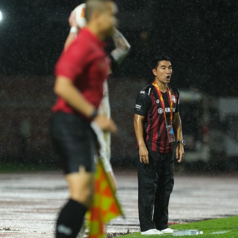 Match action from Muangthong United vs Ayutthaya United in the Thai League 1. | ภาพการแข่งขัน เมืองทอง ยูไนเต็ด พบ อยุธยา ยูไนเต็ด ไทยลีก 1
