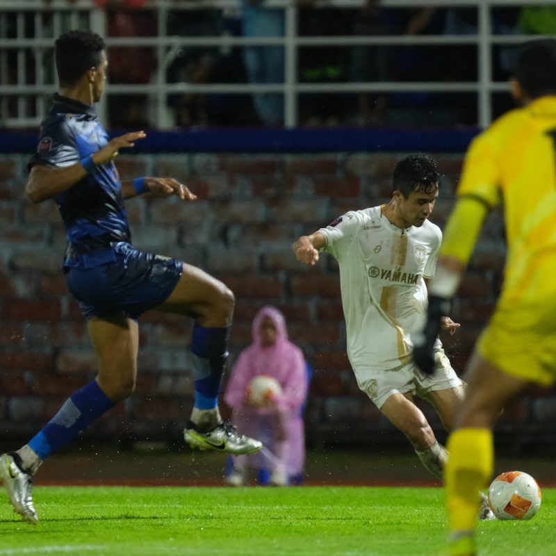 Match action from Muangthong United vs Ayutthaya United in the Thai League 1. | ภาพการแข่งขัน เมืองทอง ยูไนเต็ด พบ อยุธยา ยูไนเต็ด ไทยลีก 1