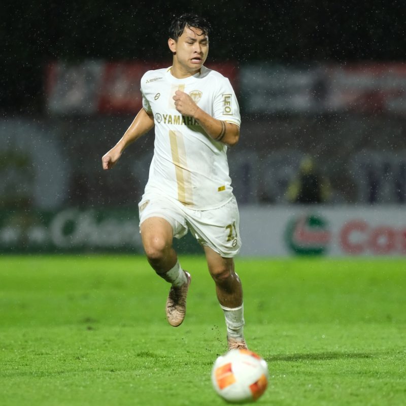 Match action from Muangthong United vs Ayutthaya United in the Thai League 1. | ภาพการแข่งขัน เมืองทอง ยูไนเต็ด พบ อยุธยา ยูไนเต็ด ไทยลีก 1