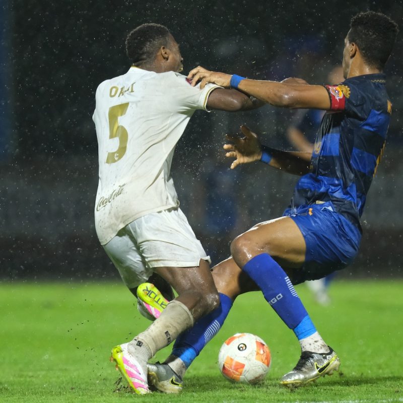 Match action from Muangthong United vs Ayutthaya United in the Thai League 1. | ภาพการแข่งขัน เมืองทอง ยูไนเต็ด พบ อยุธยา ยูไนเต็ด ไทยลีก 1