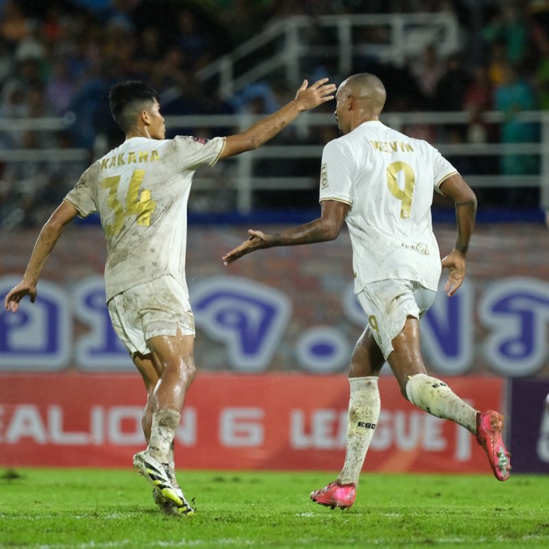 Match action from Muangthong United vs Ayutthaya United in the Thai League 1. | ภาพการแข่งขัน เมืองทอง ยูไนเต็ด พบ อยุธยา ยูไนเต็ด ไทยลีก 1