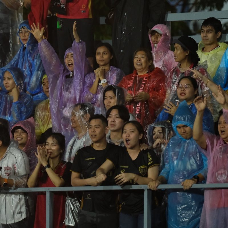 Match action from Muangthong United vs Ayutthaya United in the Thai League 1. | ภาพการแข่งขัน เมืองทอง ยูไนเต็ด พบ อยุธยา ยูไนเต็ด ไทยลีก 1