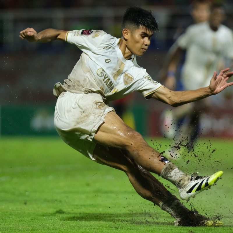 Match action from Muangthong United vs Ayutthaya United in the Thai League 1. | ภาพการแข่งขัน เมืองทอง ยูไนเต็ด พบ อยุธยา ยูไนเต็ด ไทยลีก 1