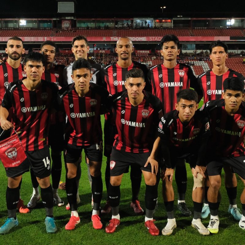 Match action from Muangthong United vs Sukhothai FC in the Thai League 1. | ภาพการแข่งขัน เมืองทอง ยูไนเต็ด พบ สุโขทัย เอฟซี ไทยลีก 1