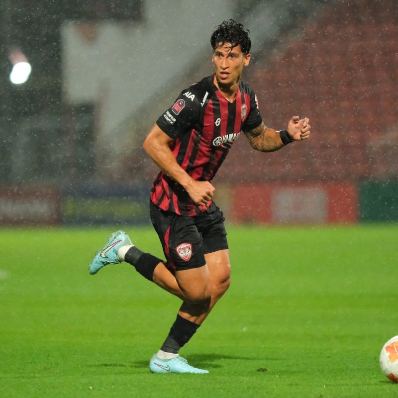 Match action from Muangthong United vs Sukhothai FC in the Thai League 1. | ภาพการแข่งขัน เมืองทอง ยูไนเต็ด พบ สุโขทัย เอฟซี ไทยลีก 1