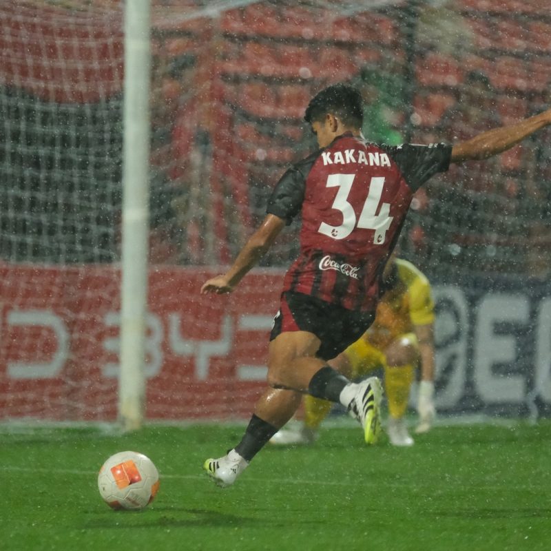 Match action from Muangthong United vs Sukhothai FC in the Thai League 1. | ภาพการแข่งขัน เมืองทอง ยูไนเต็ด พบ สุโขทัย เอฟซี ไทยลีก 1