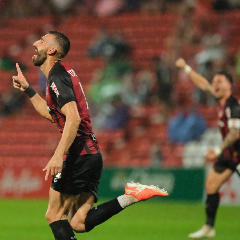 Match action from Muangthong United vs Sukhothai FC in the Thai League 1. | ภาพการแข่งขัน เมืองทอง ยูไนเต็ด พบ สุโขทัย เอฟซี ไทยลีก 1