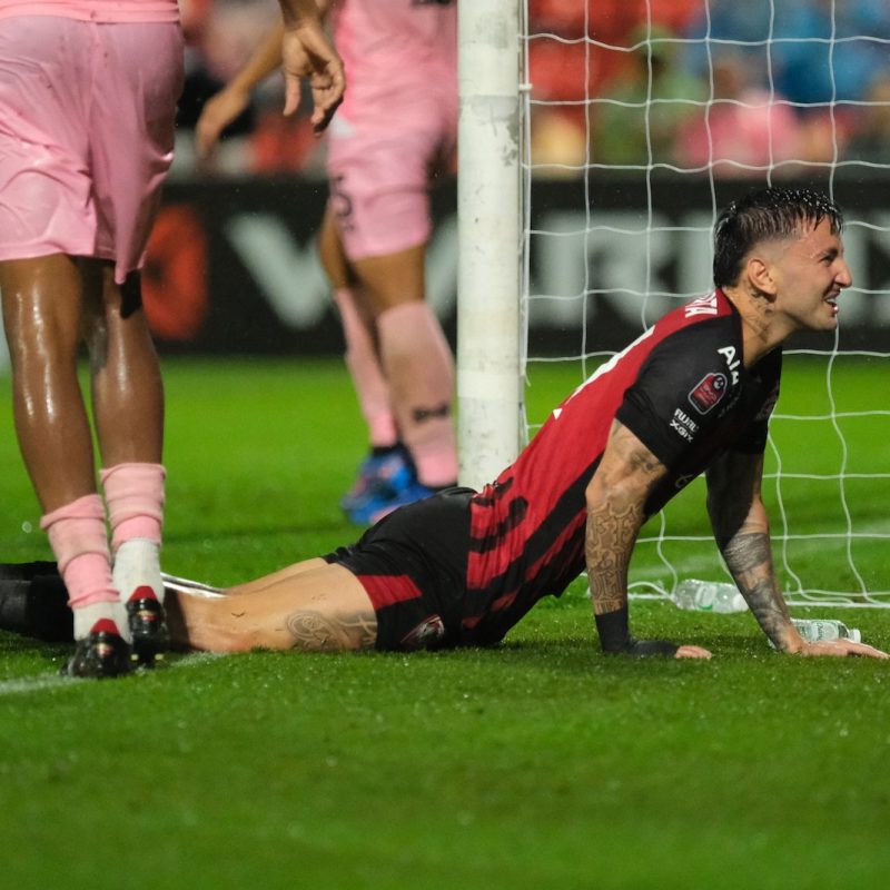 Match action from Muangthong United vs Sukhothai FC in the Thai League 1. | ภาพการแข่งขัน เมืองทอง ยูไนเต็ด พบ สุโขทัย เอฟซี ไทยลีก 1
