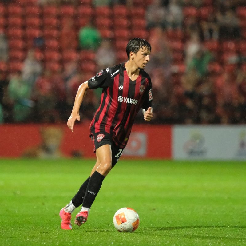 Match action from Muangthong United vs Sukhothai FC in the Thai League 1. | ภาพการแข่งขัน เมืองทอง ยูไนเต็ด พบ สุโขทัย เอฟซี ไทยลีก 1 |