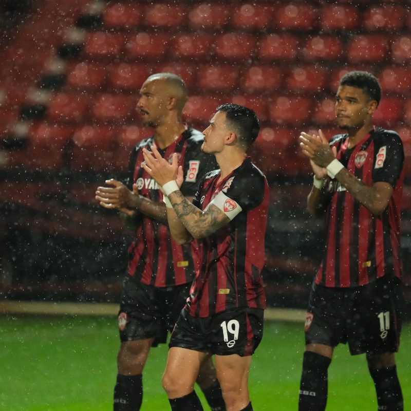 Match action from Muangthong United vs Sukhothai FC in the Thai League 1. | ภาพการแข่งขัน เมืองทอง ยูไนเต็ด พบ สุโขทัย เอฟซี ไทยลีก 1