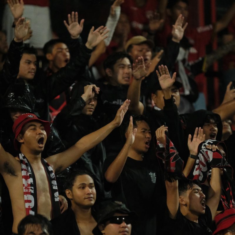 Match action from Muangthong United vs Sukhothai FC in the Thai League 1. | ภาพการแข่งขัน เมืองทอง ยูไนเต็ด พบ สุโขทัย เอฟซี ไทยลีก 1