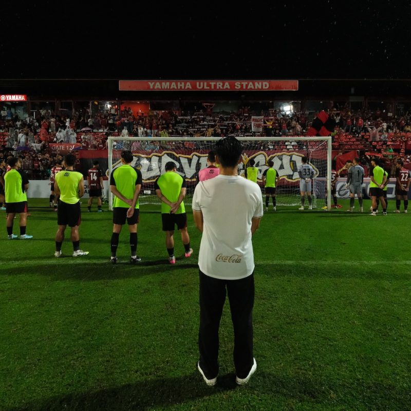 Match action from Muangthong United vs Sukhothai FC in the Thai League 1. | ภาพการแข่งขัน เมืองทอง ยูไนเต็ด พบ สุโขทัย เอฟซี ไทยลีก 1 |