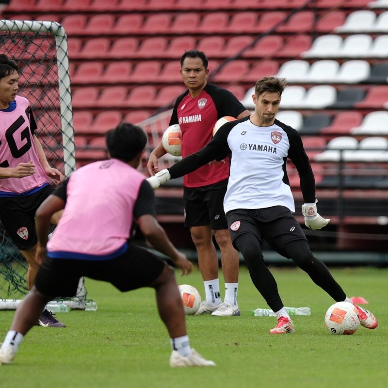 Muangthong United Training Photos | September 10, 2025