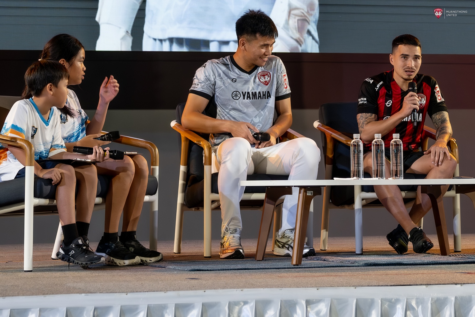 Tristan Do speaking to students