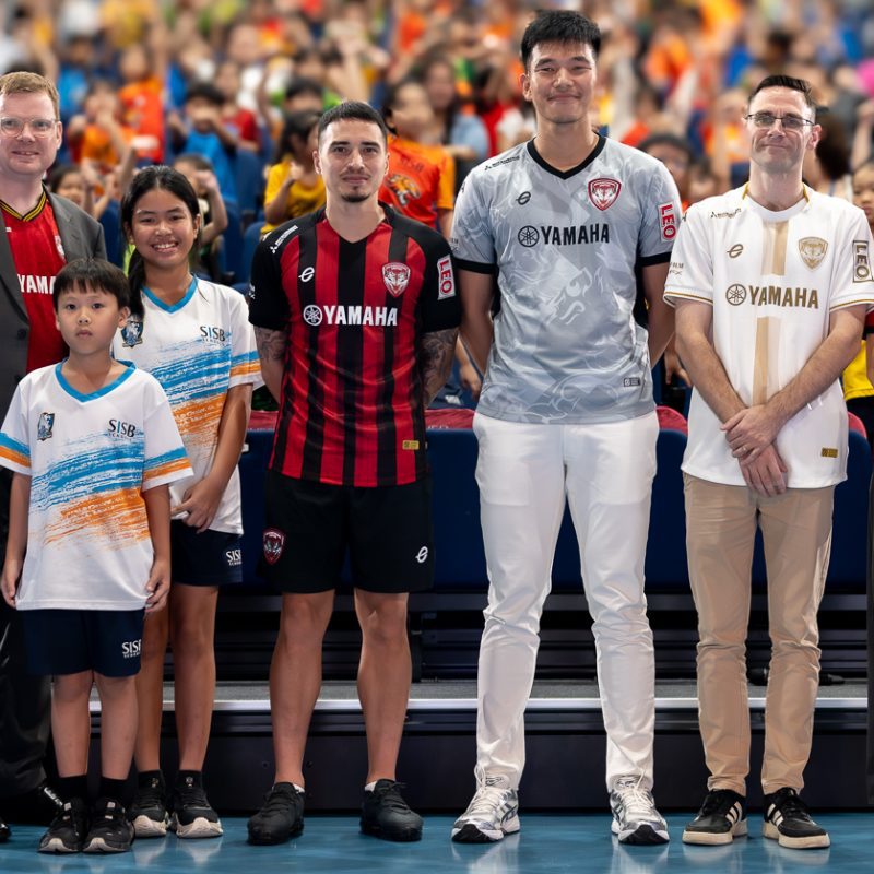 Community Service - The Kirin visit a local school