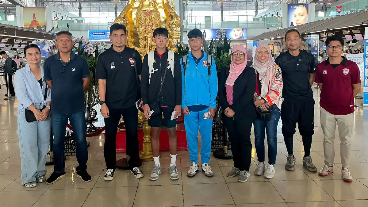 Nakarintr Devila and Phuriwat Buacharern depart for Japan